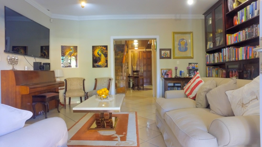 5 Bedroom Property for Sale in Azalea Park North West